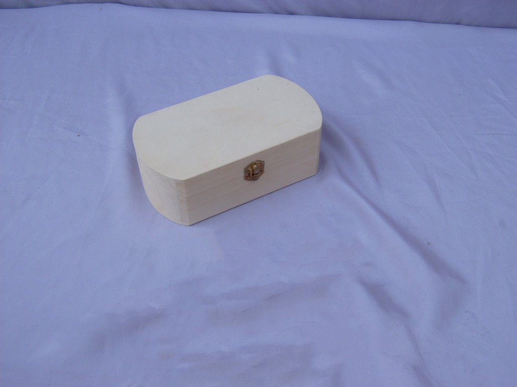 Oval natural-wood wooden box with domed lid and antique brass latch