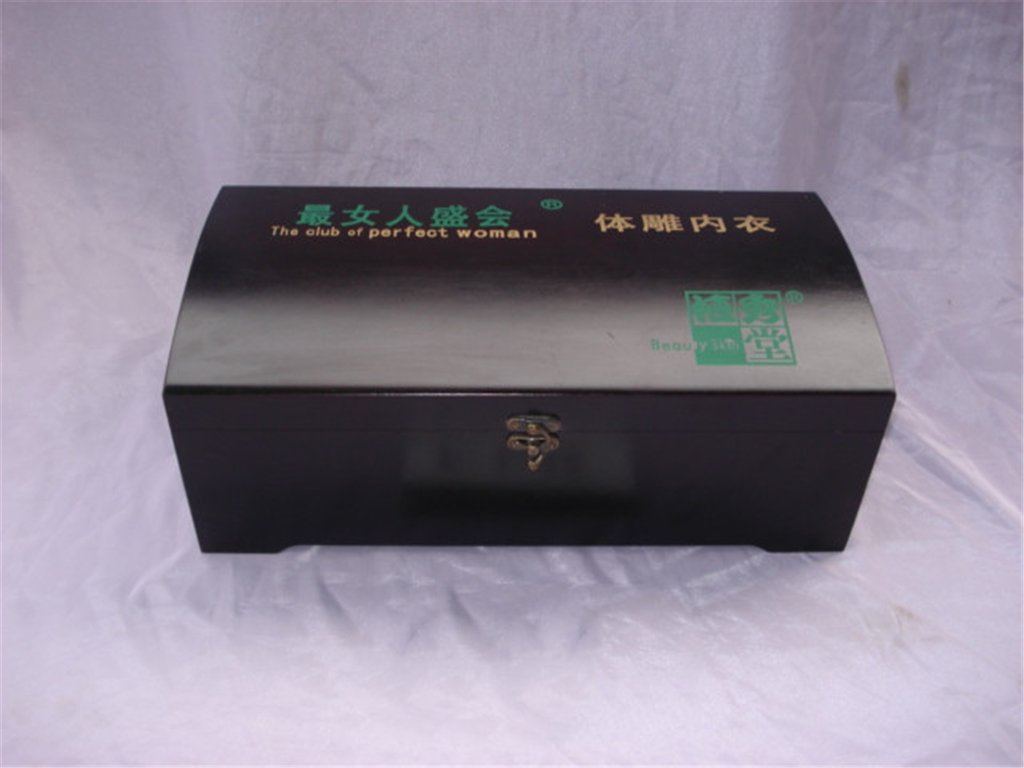 Black domed wooden box with Chinese character reading The club of perfect woman, antique brass latch