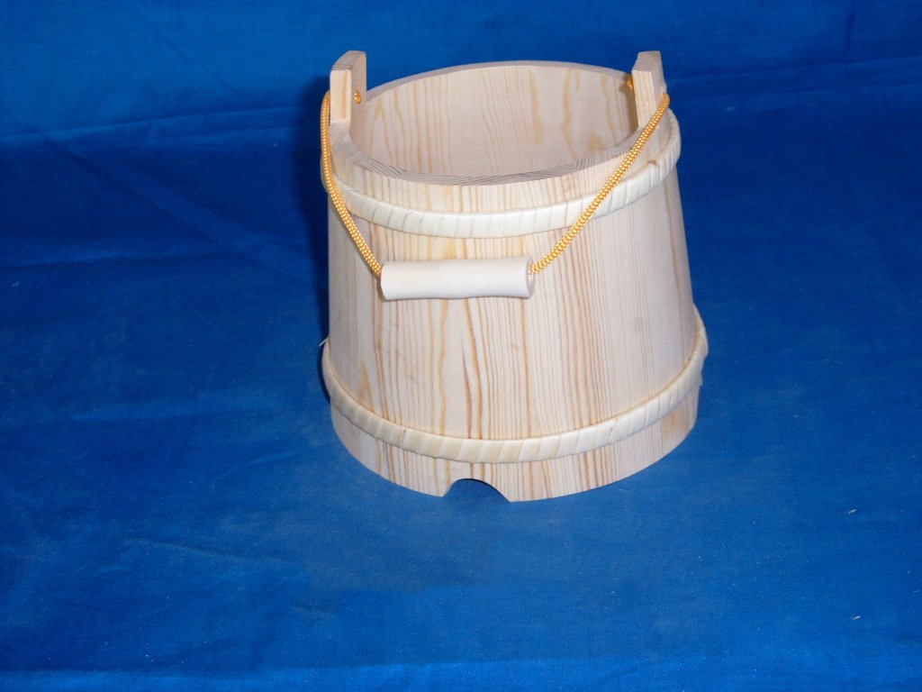Round natural-wood wooden bucket flower pot with rope handle and gold-tone band