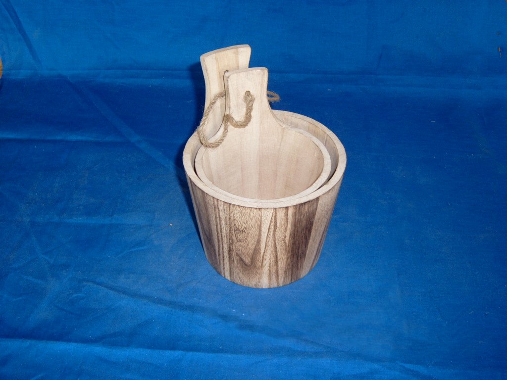 Round medium-wood wooden flower pot with two handle posts and jute rope tie
