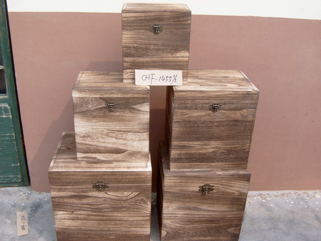 Five-piece natural wood square wooden storage chest set with brass latches, taller design