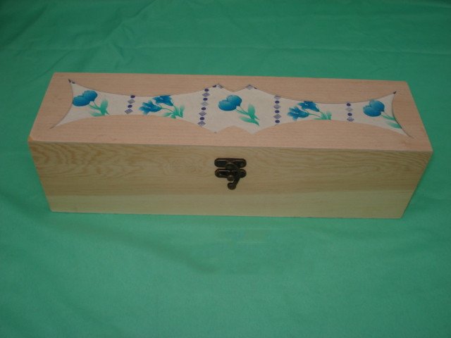 Long flat natural-pine wooden wine box with hand-painted blue floral and vine pattern on the lid and bronze latch
